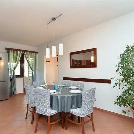 Apartment Emil 1933 *
