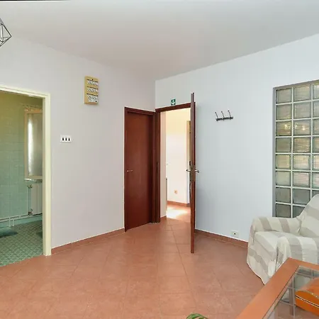 Emil 1933 Apartment *
